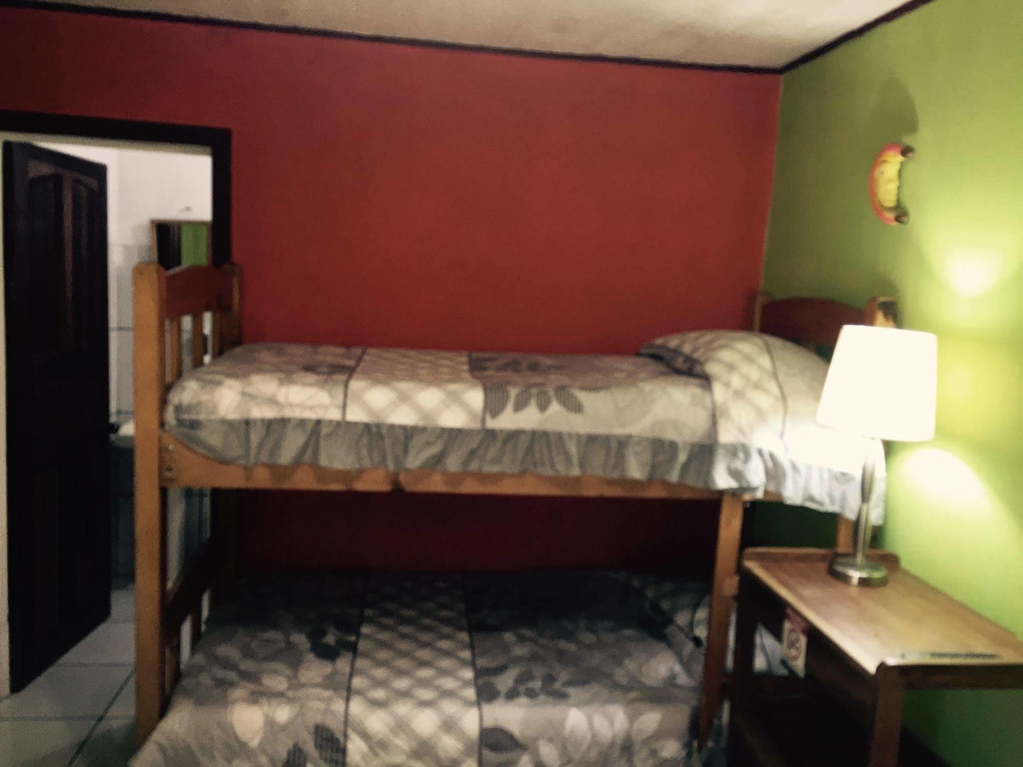 Hotel&Hostel Sloth Backpackers Monteverde Buitenkant foto